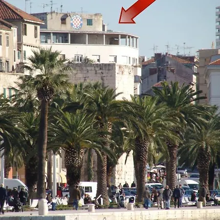 דירה Diocletian & *