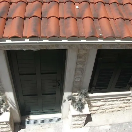דירה Diocletian & *